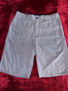 Ocean Current Men's Gray Shorts Check Plaid Flat Front 11" Inseam SIZE 32